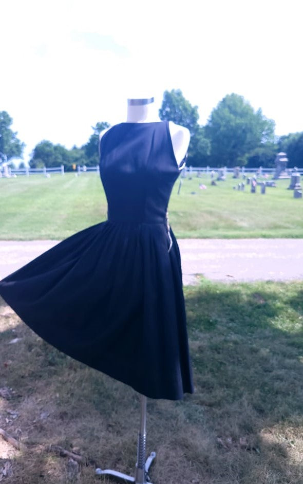 1960s DEADSTOCK* Skein's on the Square LBD