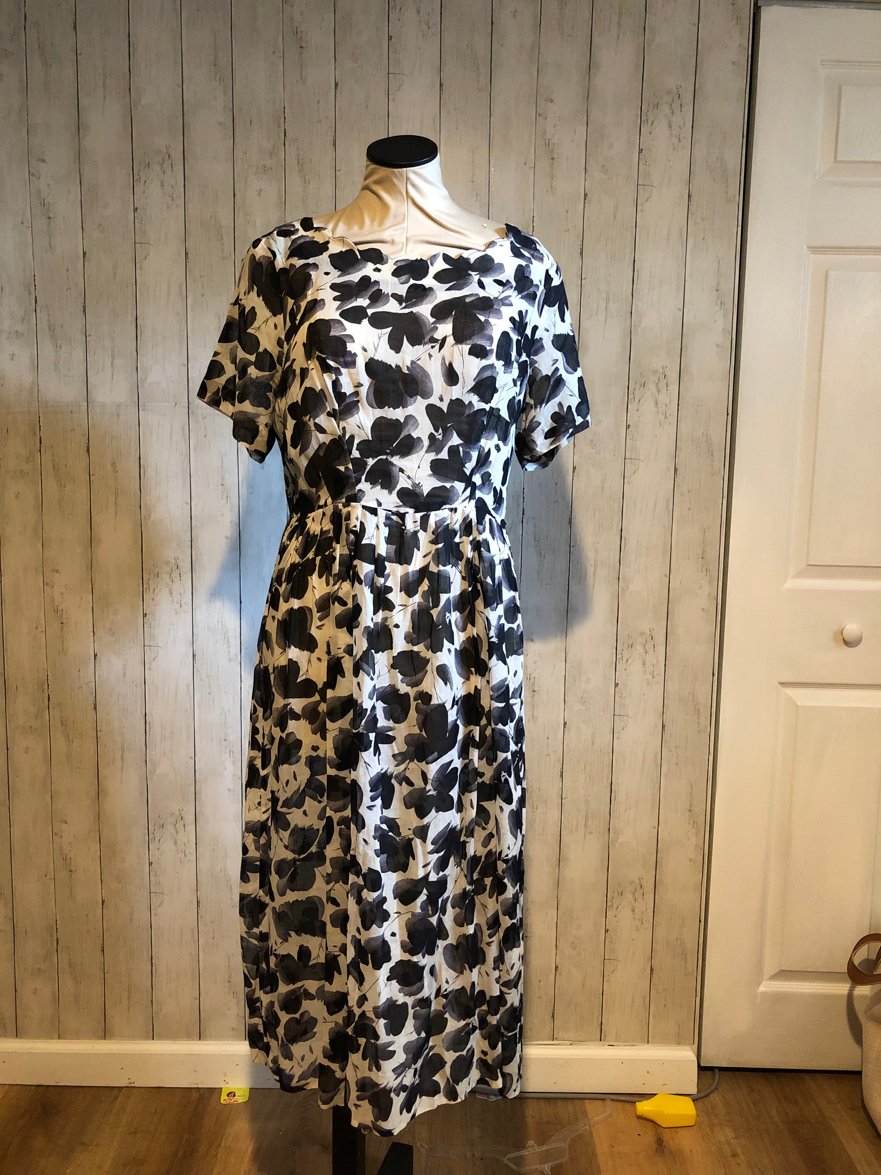 1960s Quaker Lady Black and White Dress